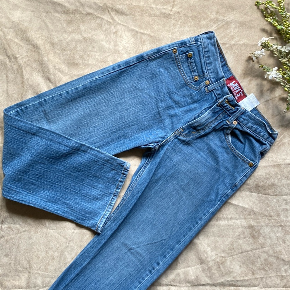 Excellent pair of boys Levi’s 514 slim straight jeans! Size 14 regular.